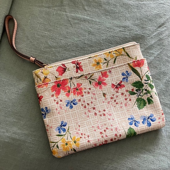 Anne Klein Garden Party Faux Leather Wristlet - Picture 1 of 1